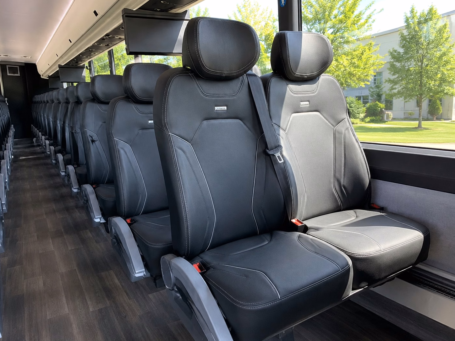 shuttle your guests between beaumont hotels and your wedding venue without a single headache